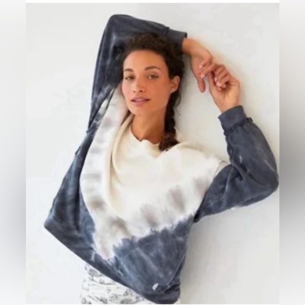 Free People Movement Blue
Ombre Metti Crewneck Pullover
Sweater Size S